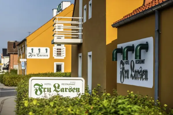 Fru Larsen Hotel & Restaurant, hotel i Langå